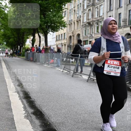 14.06.2026 - REWE Women's Run J. Mangold http://msf.ph/oto/9756575 14.06.2026 10:37:05 Ziel 10176 meine-sportfotos.de
