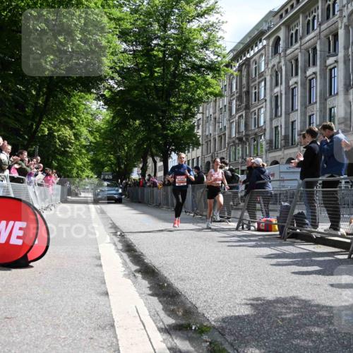 14.06.2026 - REWE Women's Run J. Mangold http://msf.ph/oto/9756598 14.06.2026 10:48:55 Ziel 5737, 5906 meine-sportfotos.de