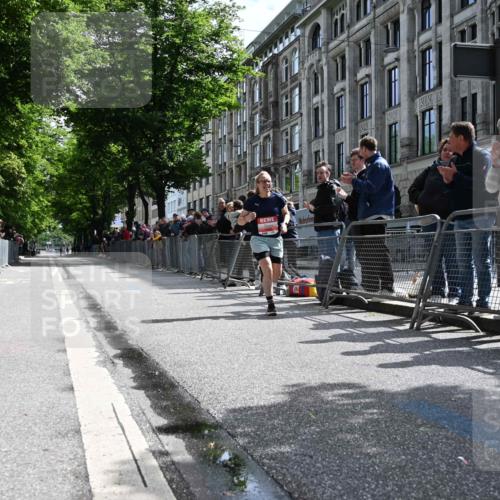 14.06.2026 - REWE Women's Run J. Mangold http://msf.ph/oto/9756641 14.06.2026 10:49:59 Ziel 5504, 6063 meine-sportfotos.de