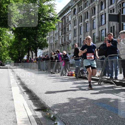 14.06.2026 - REWE Women's Run J. Mangold http://msf.ph/oto/9756648 14.06.2026 10:49:59 Ziel 5504, 6063 meine-sportfotos.de