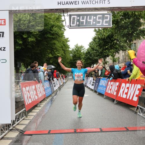 14.06.2026 - REWE Women's Run Strokosch-Dieckow http://msf.ph/oto/9756649 14.06.2026 09:45:15 Ziel 10072 meine-sportfotos.de