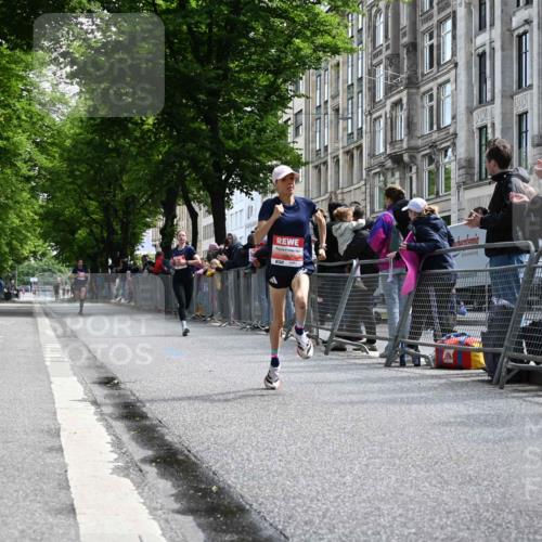 14.06.2026 - REWE Women's Run J. Mangold http://msf.ph/oto/9756690 14.06.2026 10:50:57 Ziel 5007, 5068 meine-sportfotos.de