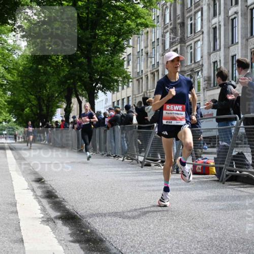 14.06.2026 - REWE Women's Run J. Mangold http://msf.ph/oto/9756698 14.06.2026 10:50:58 Ziel 5007, 5068, 5263 meine-sportfotos.de