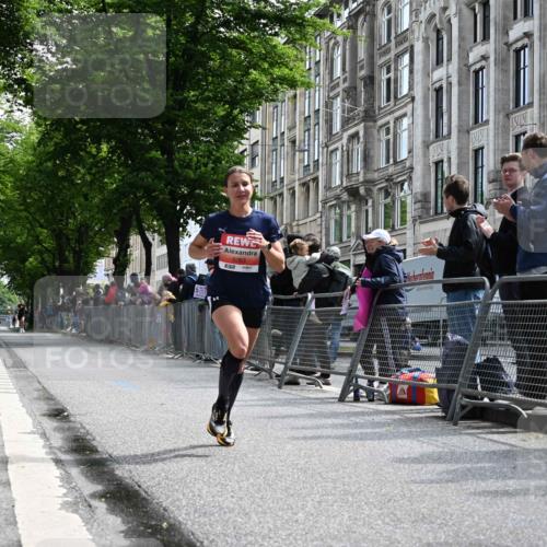 14.06.2026 - REWE Women's Run J. Mangold http://msf.ph/oto/9756718 14.06.2026 10:51:04 Ziel 5068, 5263 meine-sportfotos.de