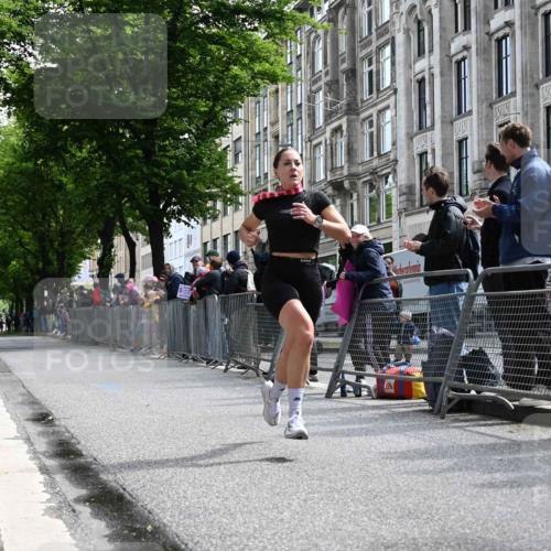 14.06.2026 - REWE Women's Run J. Mangold http://msf.ph/oto/9756728 14.06.2026 10:51:16 Ziel 6049 meine-sportfotos.de