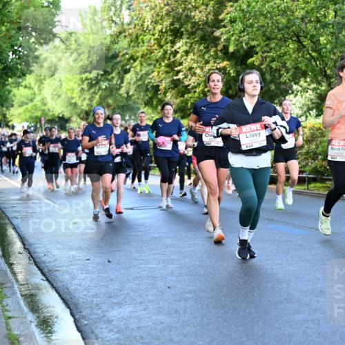 14.06.2026 - REWE Women's Run Dr. Thomas Lammeyer http://msf.ph/oto/9756860 14.06.2026 09:20:42 Laufen 10251, 7, 1098, 10032 meine-sportfotos.de