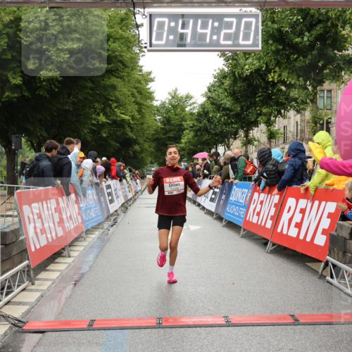 14.06.2026 - REWE Women's Run Strokosch-Dieckow http://msf.ph/oto/9756926 14.06.2026 09:44:43 Ziel 10328, 10480, 11079, 11418 meine-sportfotos.de