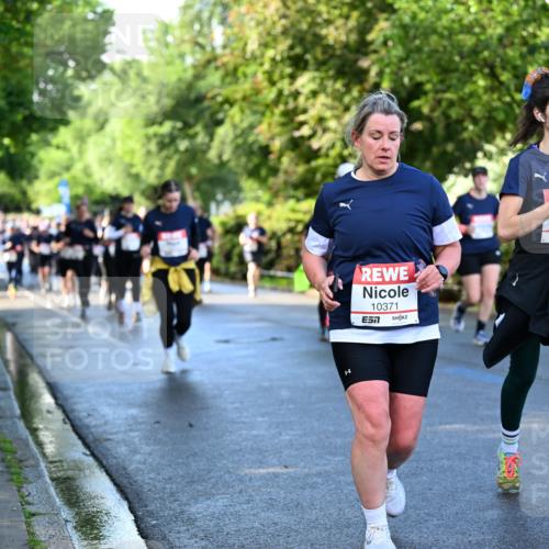 14.06.2026 - REWE Women's Run Dr. Thomas Lammeyer http://msf.ph/oto/9756980 14.06.2026 09:20:50 Laufen 10371, 10448, 7 meine-sportfotos.de