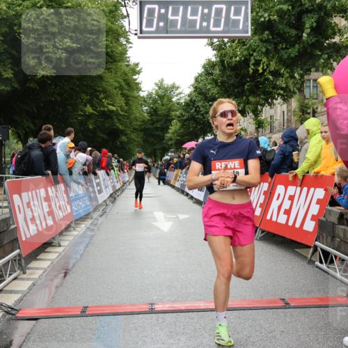 14.06.2026 - REWE Women's Run Strokosch-Dieckow http://msf.ph/oto/9757290 14.06.2026 09:44:26 Ziel 10245, 10481, 11447 meine-sportfotos.de