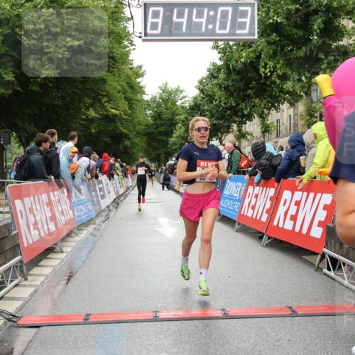 14.06.2026 - REWE Women's Run Strokosch-Dieckow http://msf.ph/oto/9757343 14.06.2026 09:44:26 Ziel 10245, 10481, 11447 meine-sportfotos.de