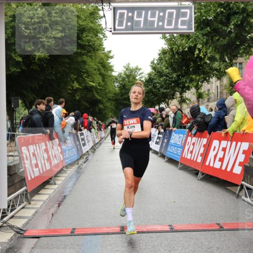 14.06.2026 - REWE Women's Run Strokosch-Dieckow http://msf.ph/oto/9757357 14.06.2026 09:44:25 Ziel 10245, 10481, 11447 meine-sportfotos.de