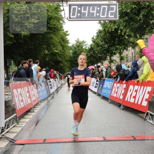 14.06.2026 - REWE Women's Run Strokosch-Dieckow http://msf.ph/oto/9757365 14.06.2026 09:44:25 Ziel 10245, 10481, 11447 meine-sportfotos.de