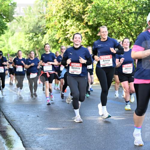 14.06.2026 - REWE Women's Run Dr. Thomas Lammeyer http://msf.ph/oto/9757399 14.06.2026 09:21:19 Laufen 10061, 57, 10060, 7, 10795, 10428, 57 meine-sportfotos.de