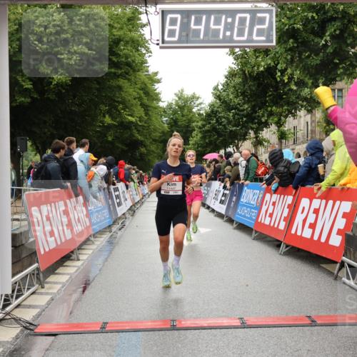 14.06.2026 - REWE Women's Run Strokosch-Dieckow http://msf.ph/oto/9757405 14.06.2026 09:44:24 Ziel 10245, 11447 meine-sportfotos.de