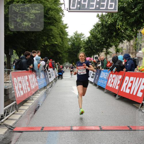 14.06.2026 - REWE Women's Run Strokosch-Dieckow http://msf.ph/oto/9757627 14.06.2026 09:43:59 Ziel 11296 meine-sportfotos.de