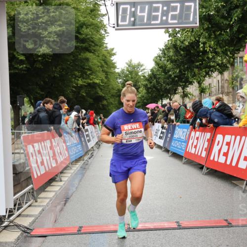 14.06.2026 - REWE Women's Run Strokosch-Dieckow http://msf.ph/oto/9757656 14.06.2026 09:43:50 Ziel 10848, 11508 meine-sportfotos.de