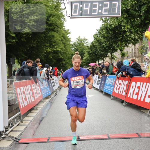 14.06.2026 - REWE Women's Run Strokosch-Dieckow http://msf.ph/oto/9757665 14.06.2026 09:43:50 Ziel 10848, 11508 meine-sportfotos.de