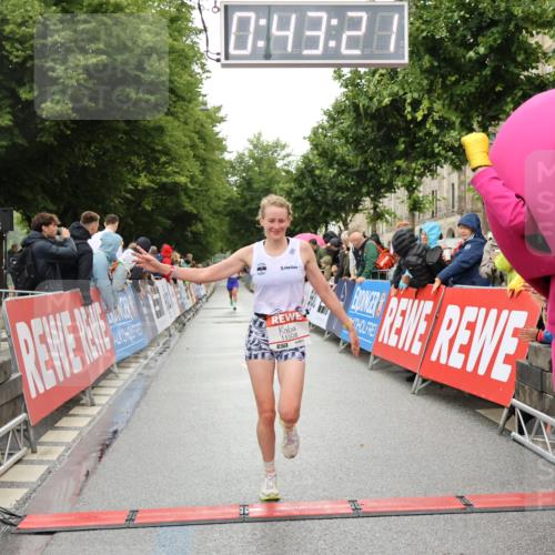 14.06.2026 - REWE Women's Run Strokosch-Dieckow http://msf.ph/oto/9757806 14.06.2026 09:43:43 Ziel 10402, 11508 meine-sportfotos.de
