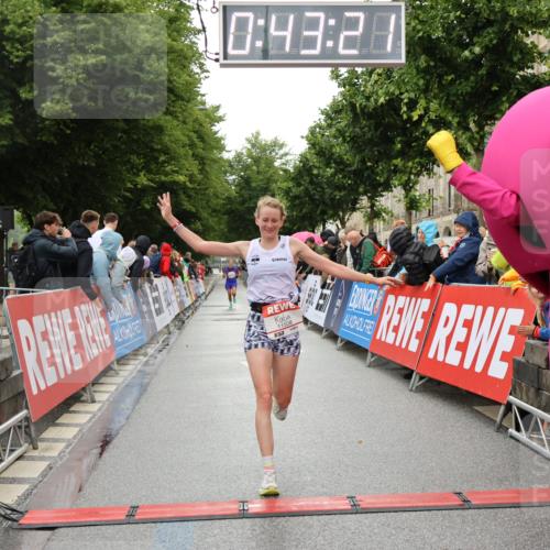 14.06.2026 - REWE Women's Run Strokosch-Dieckow http://msf.ph/oto/9757821 14.06.2026 09:43:43 Ziel 10402, 11508 meine-sportfotos.de