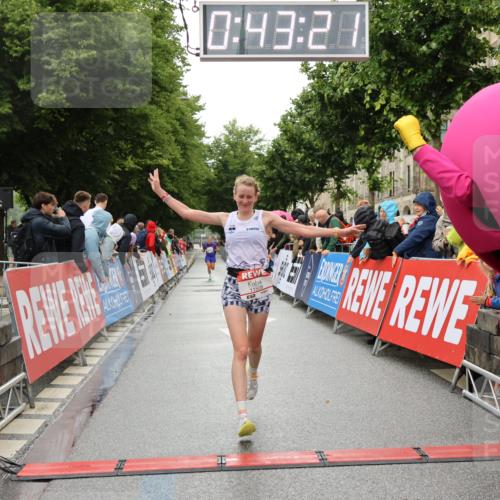 14.06.2026 - REWE Women's Run Strokosch-Dieckow http://msf.ph/oto/9757830 14.06.2026 09:43:43 Ziel 10402, 11508 meine-sportfotos.de