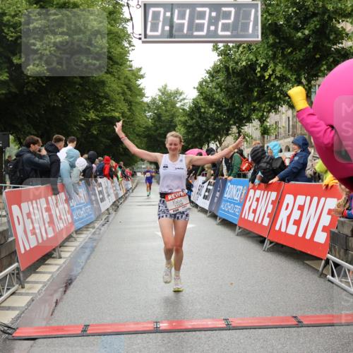 14.06.2026 - REWE Women's Run Strokosch-Dieckow http://msf.ph/oto/9757844 14.06.2026 09:43:43 Ziel 10402, 11508 meine-sportfotos.de