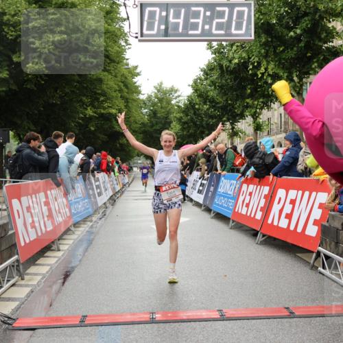 14.06.2026 - REWE Women's Run Strokosch-Dieckow http://msf.ph/oto/9757860 14.06.2026 09:43:43 Ziel 10402, 11508 meine-sportfotos.de