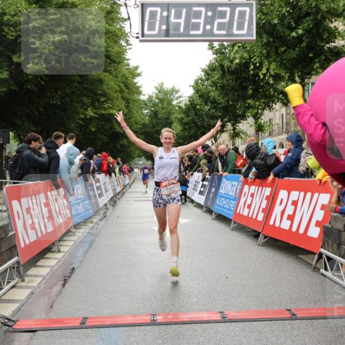 14.06.2026 - REWE Women's Run Strokosch-Dieckow http://msf.ph/oto/9757867 14.06.2026 09:43:43 Ziel 10402, 11508 meine-sportfotos.de