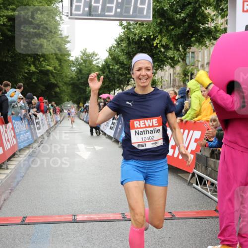 14.06.2026 - REWE Women's Run Strokosch-Dieckow http://msf.ph/oto/9757904 14.06.2026 09:43:36 Ziel 10402 meine-sportfotos.de