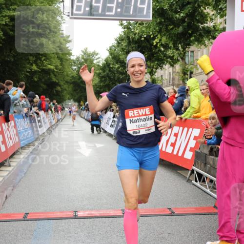 14.06.2026 - REWE Women's Run Strokosch-Dieckow http://msf.ph/oto/9757912 14.06.2026 09:43:36 Ziel 10402 meine-sportfotos.de