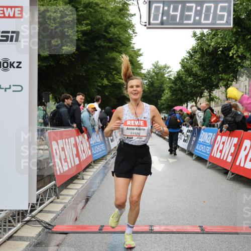 14.06.2026 - REWE Women's Run Strokosch-Dieckow http://msf.ph/oto/9758056 14.06.2026 09:43:27 Ziel 11126 meine-sportfotos.de