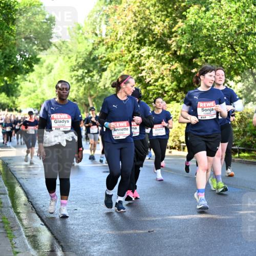 14.06.2026 - REWE Women's Run Dr. Thomas Lammeyer http://msf.ph/oto/9758080 14.06.2026 09:22:10 Laufen 8881, 10084, 10297, 7, 10886, 10257, 109, 7 meine-sportfotos.de