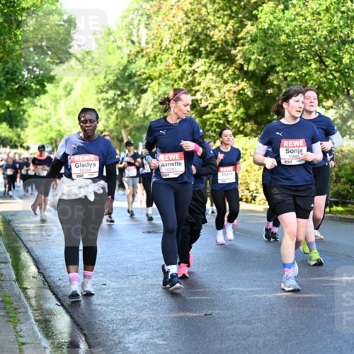 14.06.2026 - REWE Women's Run Dr. Thomas Lammeyer http://msf.ph/oto/9758082 14.06.2026 09:22:10 Laufen 10084, 51, 10297, 10886, 7, 10257 meine-sportfotos.de