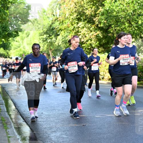 14.06.2026 - REWE Women's Run Dr. Thomas Lammeyer http://msf.ph/oto/9758084 14.06.2026 09:22:10 Laufen 10084, 10297, 7, 10886, 7, 10257 meine-sportfotos.de