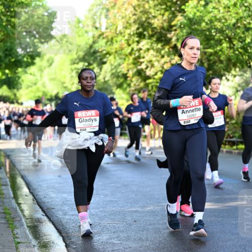 14.06.2026 - REWE Women's Run Dr. Thomas Lammeyer http://msf.ph/oto/9758103 14.06.2026 09:22:11 Laufen 10084, 10297, 57, 108, 7 meine-sportfotos.de