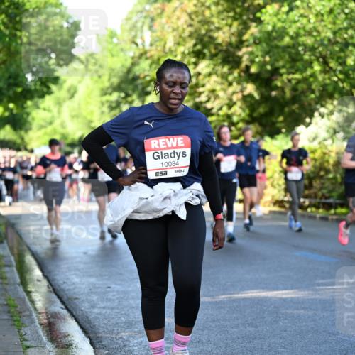 14.06.2026 - REWE Women's Run Dr. Thomas Lammeyer http://msf.ph/oto/9758107 14.06.2026 09:22:12 Laufen 10084 meine-sportfotos.de