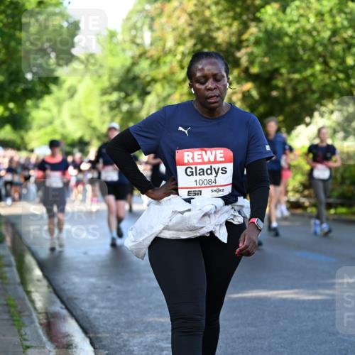 14.06.2026 - REWE Women's Run Dr. Thomas Lammeyer http://msf.ph/oto/9758119 14.06.2026 09:22:13 Laufen 10084 meine-sportfotos.de