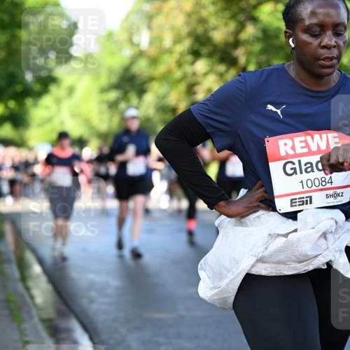 14.06.2026 - REWE Women's Run Dr. Thomas Lammeyer http://msf.ph/oto/9758131 14.06.2026 09:22:14 Laufen 10084 meine-sportfotos.de