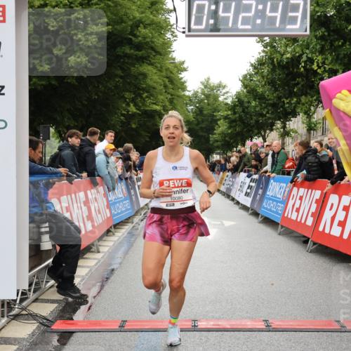 14.06.2026 - REWE Women's Run Strokosch-Dieckow http://msf.ph/oto/9758134 14.06.2026 09:43:06 Ziel 10080, 10992 meine-sportfotos.de