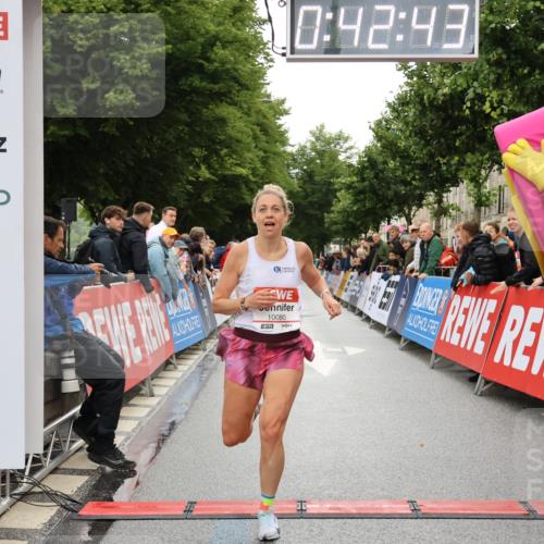 14.06.2026 - REWE Women's Run Strokosch-Dieckow http://msf.ph/oto/9758143 14.06.2026 09:43:06 Ziel 10080, 10992 meine-sportfotos.de
