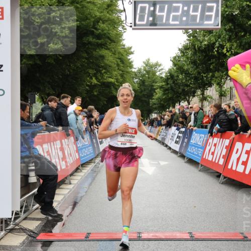 14.06.2026 - REWE Women's Run Strokosch-Dieckow http://msf.ph/oto/9758151 14.06.2026 09:43:05 Ziel 10080, 10992 meine-sportfotos.de