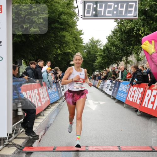 14.06.2026 - REWE Women's Run Strokosch-Dieckow http://msf.ph/oto/9758160 14.06.2026 09:43:05 Ziel 10080, 10992 meine-sportfotos.de