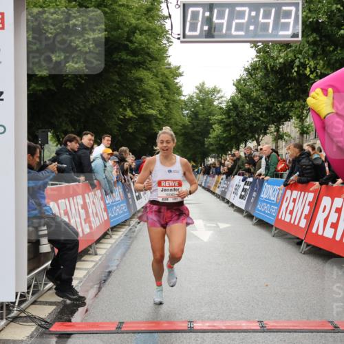 14.06.2026 - REWE Women's Run Strokosch-Dieckow http://msf.ph/oto/9758170 14.06.2026 09:43:05 Ziel 10080, 10992 meine-sportfotos.de