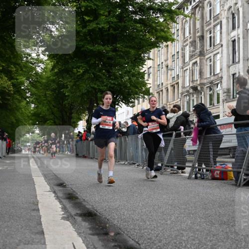 14.06.2026 - REWE Women's Run J. Mangold http://msf.ph/oto/9758223 14.06.2026 10:58:47 Ziel 5595, 5675, 5703, 5986 meine-sportfotos.de