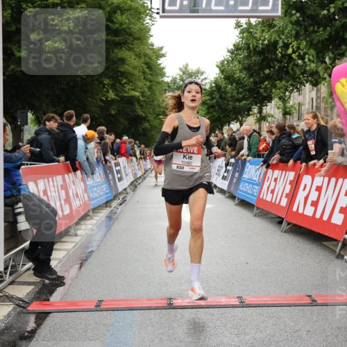 14.06.2026 - REWE Women's Run Strokosch-Dieckow http://msf.ph/oto/9758246 14.06.2026 09:43:01 Ziel 10080, 10992 meine-sportfotos.de