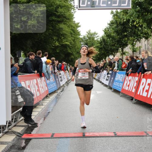 14.06.2026 - REWE Women's Run Strokosch-Dieckow http://msf.ph/oto/9758279 14.06.2026 09:43:01 Ziel 10080, 10992 meine-sportfotos.de