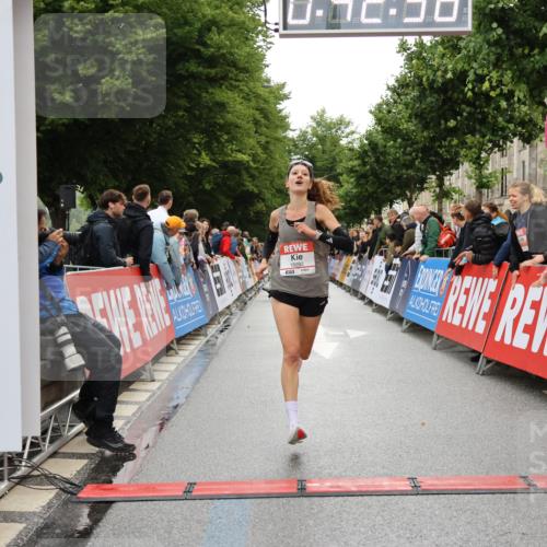 14.06.2026 - REWE Women's Run Strokosch-Dieckow http://msf.ph/oto/9758288 14.06.2026 09:43:01 Ziel 10080, 10992 meine-sportfotos.de