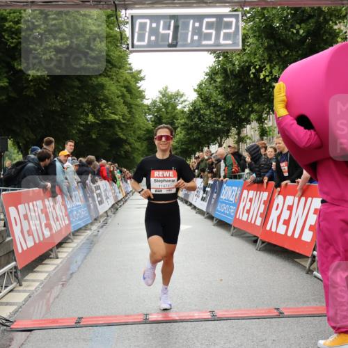 14.06.2026 - REWE Women's Run Strokosch-Dieckow http://msf.ph/oto/9758389 14.06.2026 09:42:14 Ziel 11471 meine-sportfotos.de