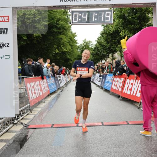 14.06.2026 - REWE Women's Run Strokosch-Dieckow http://msf.ph/oto/9758561 14.06.2026 09:41:41 Ziel 11507 meine-sportfotos.de