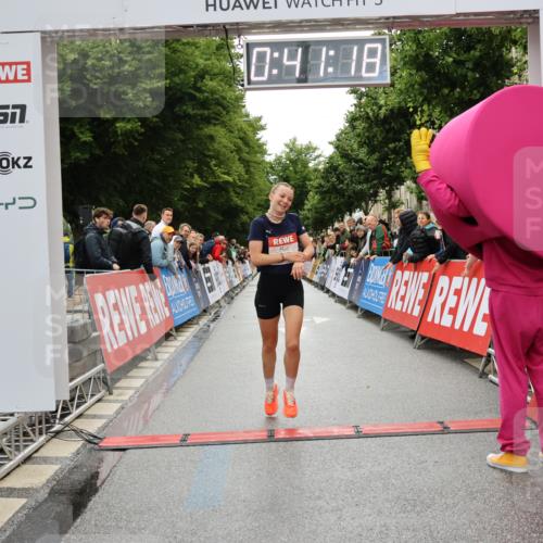 14.06.2026 - REWE Women's Run Strokosch-Dieckow http://msf.ph/oto/9758704 14.06.2026 09:41:41 Ziel 11507 meine-sportfotos.de