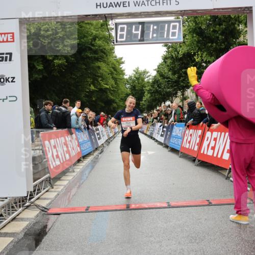 14.06.2026 - REWE Women's Run Strokosch-Dieckow http://msf.ph/oto/9758783 14.06.2026 09:41:41 Ziel 11507 meine-sportfotos.de